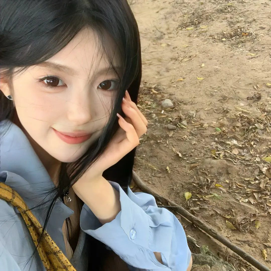 陛下，您的宠妃出道了